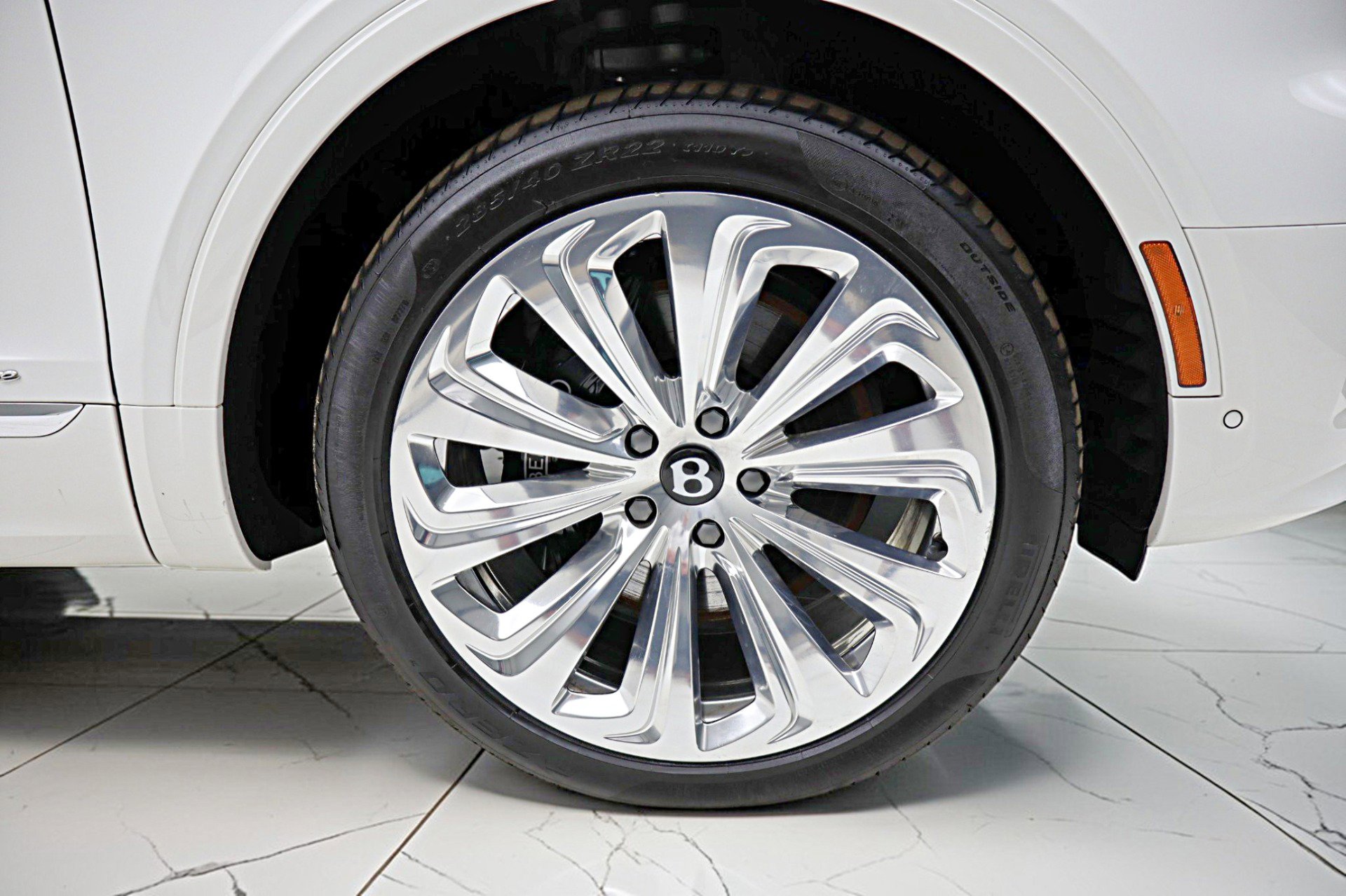 Used 2024 Bentley Bentayga image 58