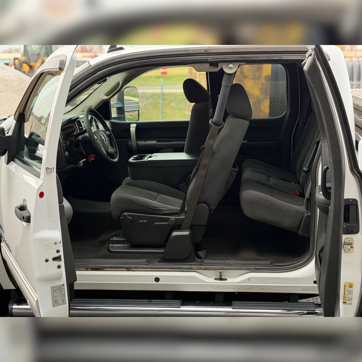 Used 2008 GMC Sierra 2500 SLE w/ Z71 Off-Road Package image 7