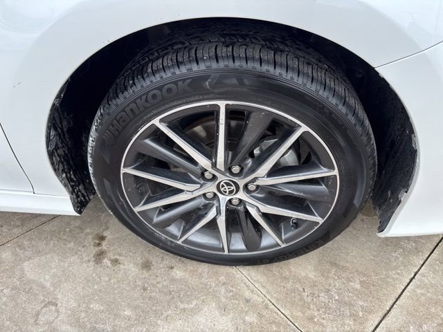 Used 2021 Toyota Camry XLE image 10