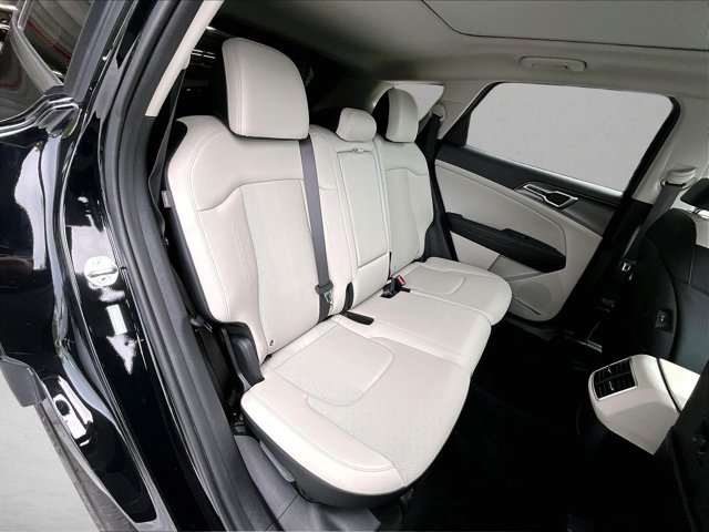 Used 2026 Kia Sportage EX w/ EX Panorama Roof Package FWD image 29