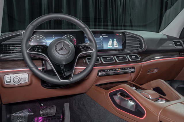 New 2026 Mercedes-Benz GLS 450 4MATIC image 18