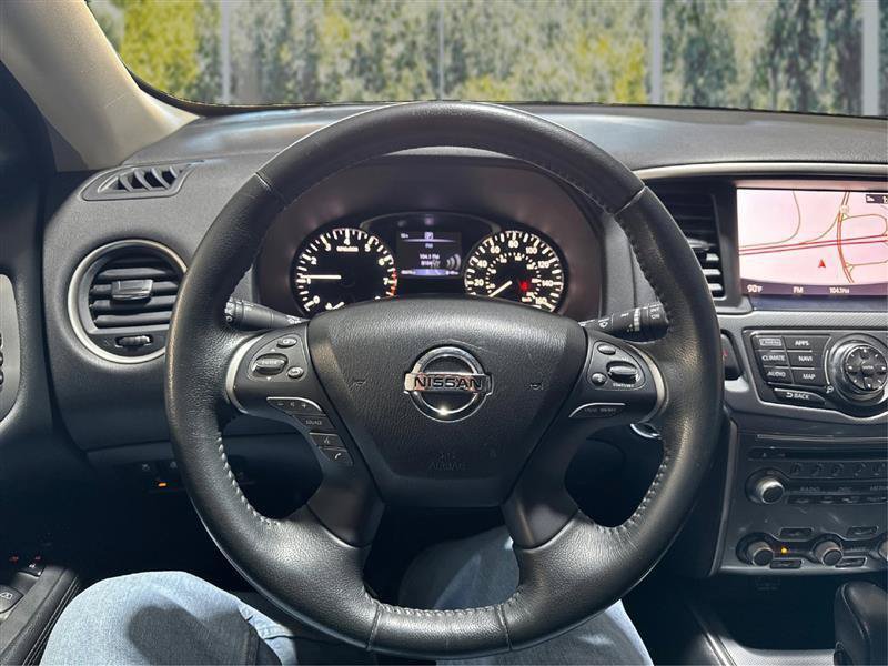 Used 2018 Nissan Pathfinder SL w/ Midnight Edition Package FWD image 17