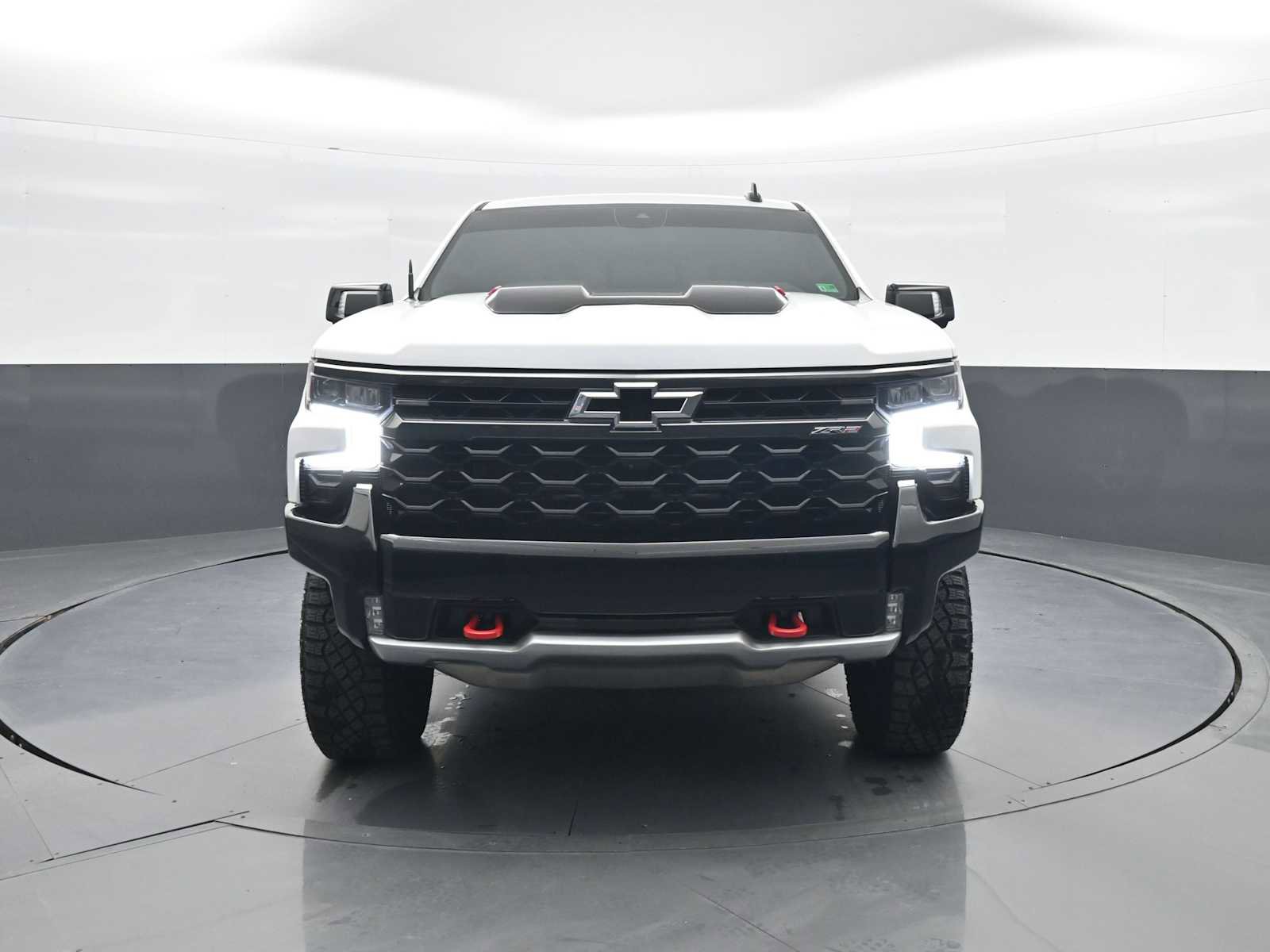 Used 2024 Chevrolet Silverado 1500 ZR2 image 3