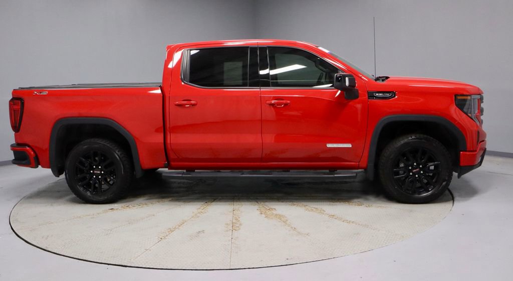 Used 2025 GMC Sierra 1500 Elevation w/ Elevation Premium Package AWD/4WD image 13