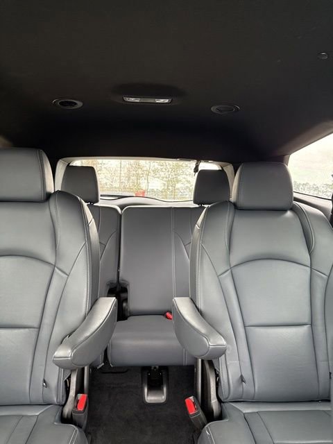 Used 2022 Buick Enclave Essence w/ Sport Touring Edition image 73