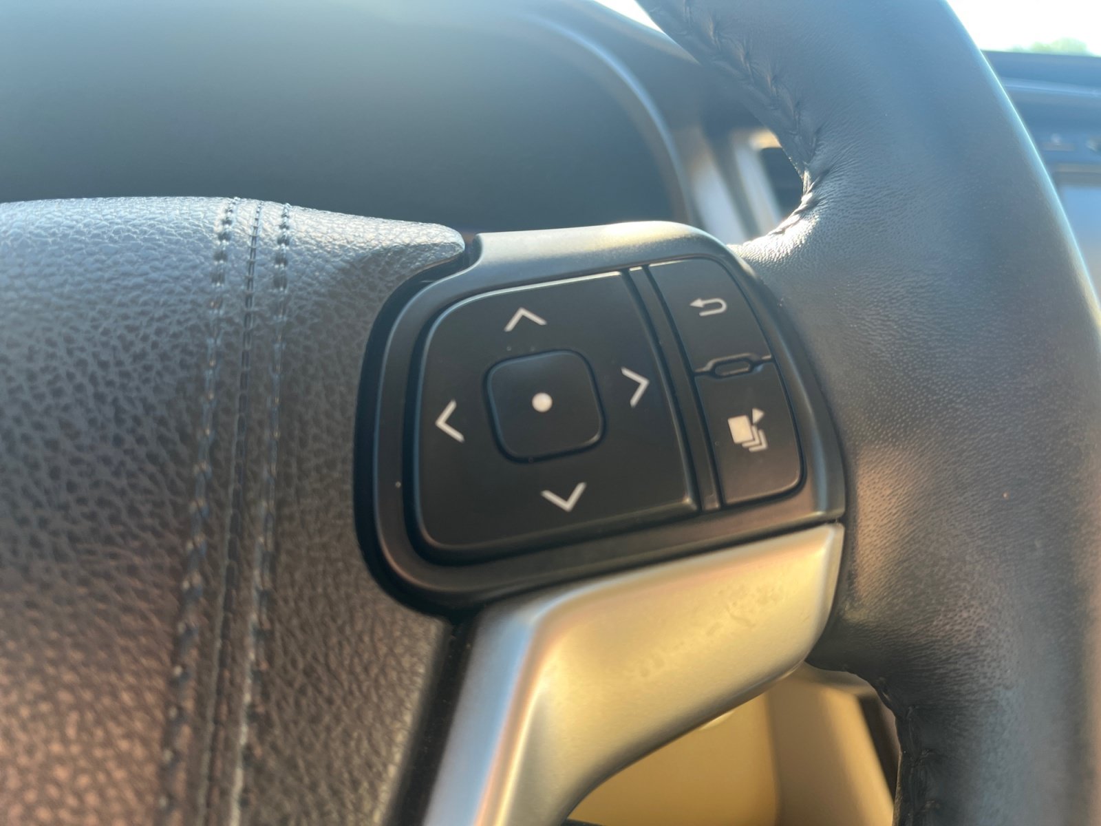 Used 2016 Toyota Highlander XLE FWD image 20