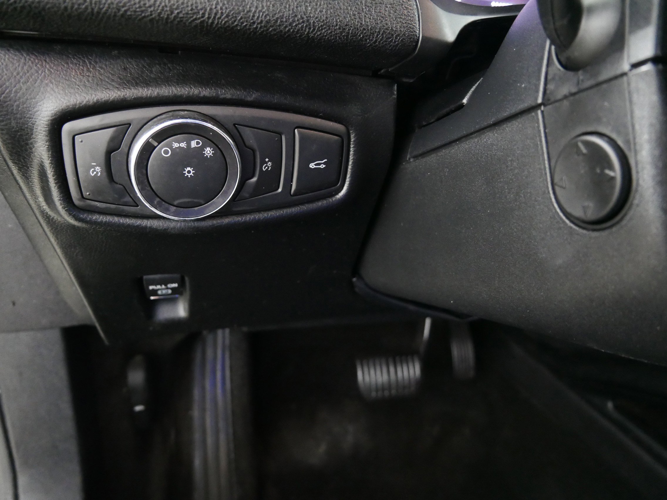 Used 2015 Lincoln MKZ w/ Equipment Group 101A Select image 26