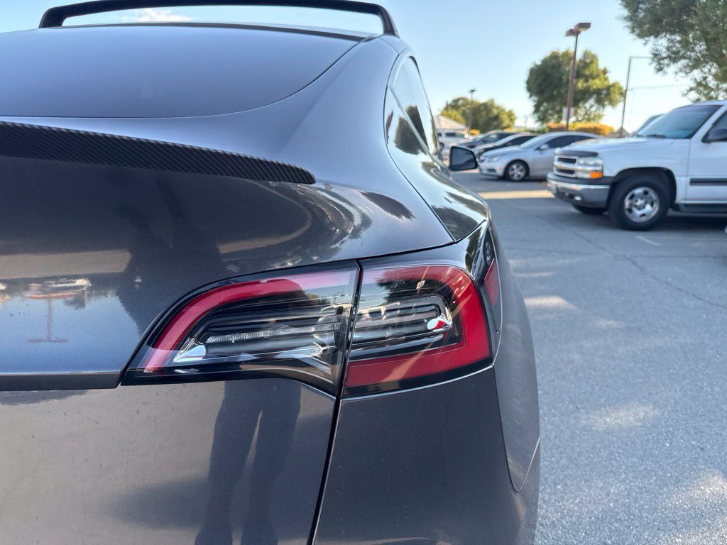 Used 2022 Tesla Model Y Performance AWD/4WD image 7