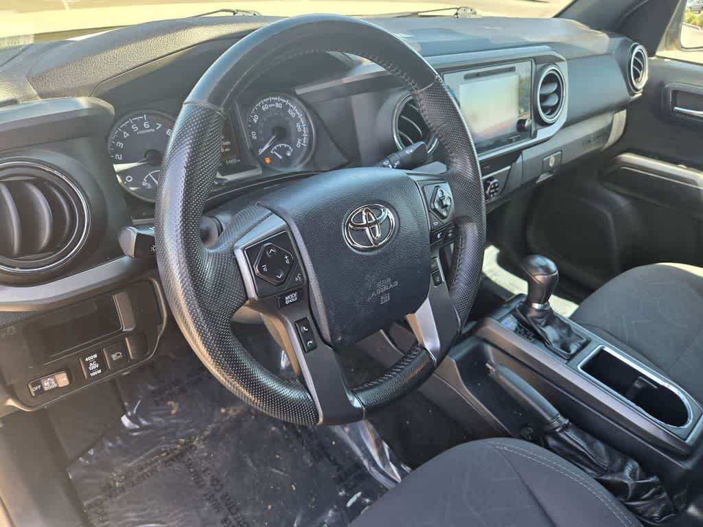 Used 2019 Toyota Tacoma TRD Off-Road AWD/4WD image 10