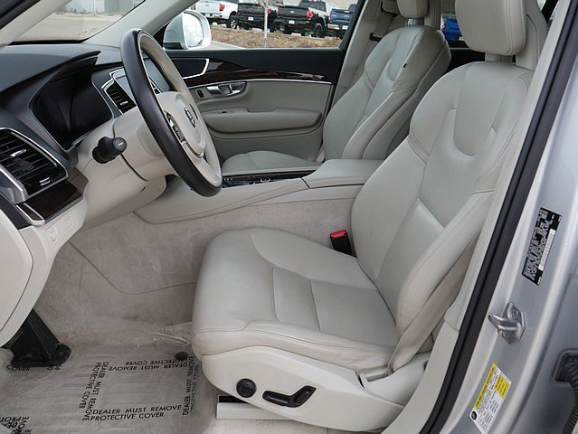 Used 2016 Volvo XC90 T6 Momentum w/ Momentum Plus Package image 10