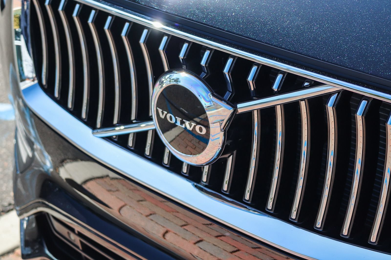 Used 2023 Volvo XC90 B5 Core w/ Protection Package Premier AWD/4WD image 13