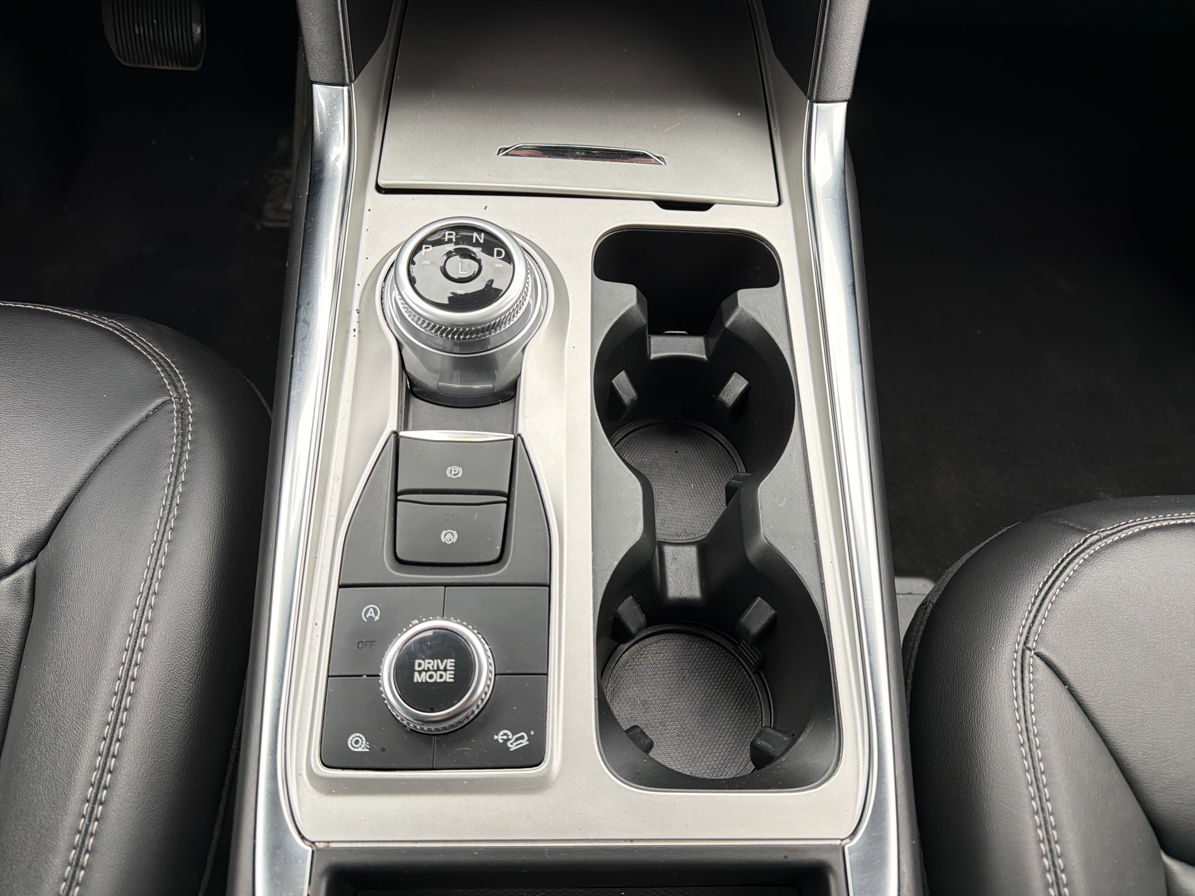 Used 2023 Ford Explorer XLT w/ Equipment Group 202A image 22