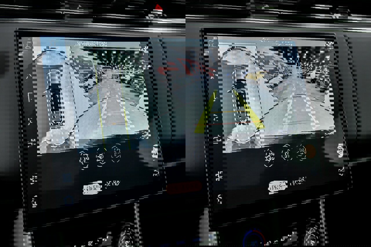 Used 2023 Land Rover Range Rover SV image 34