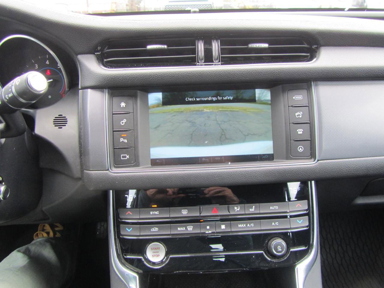 Used 2016 Jaguar XF R-Sport image 16