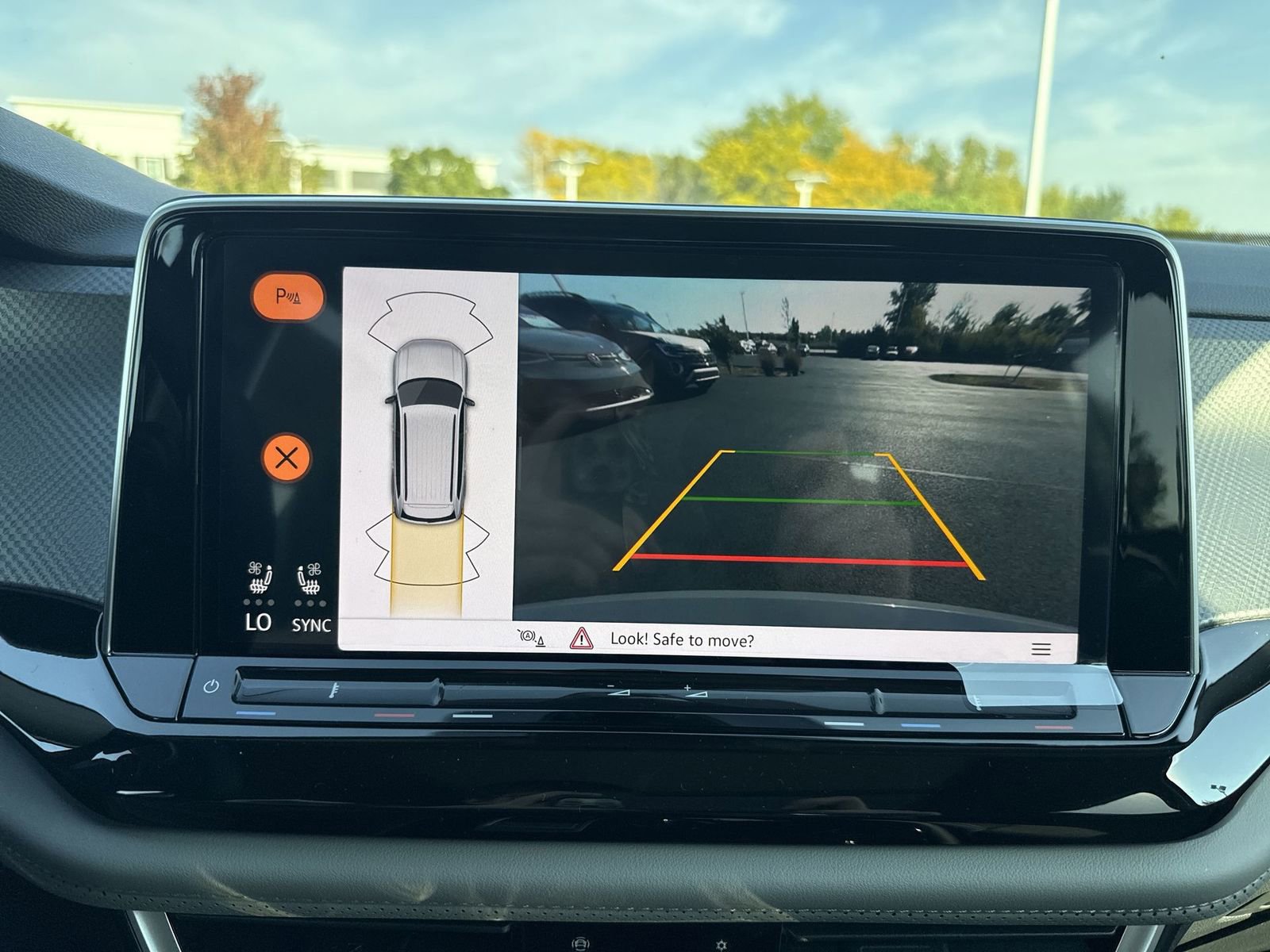 New 2025 Volkswagen Atlas Peak Edition SE image 19