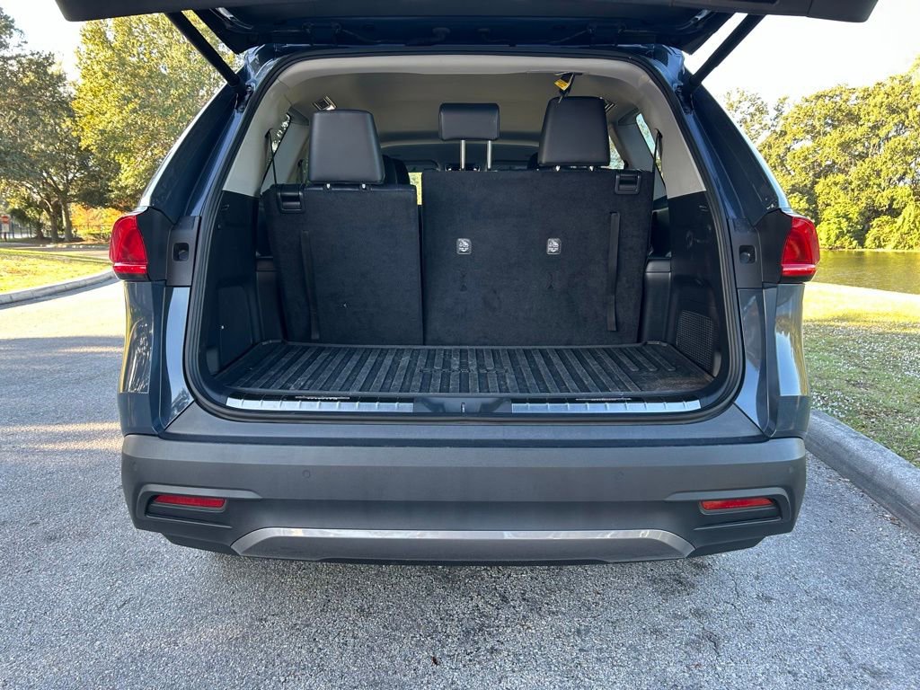 Used 2024 Toyota Grand Highlander Limited image 10