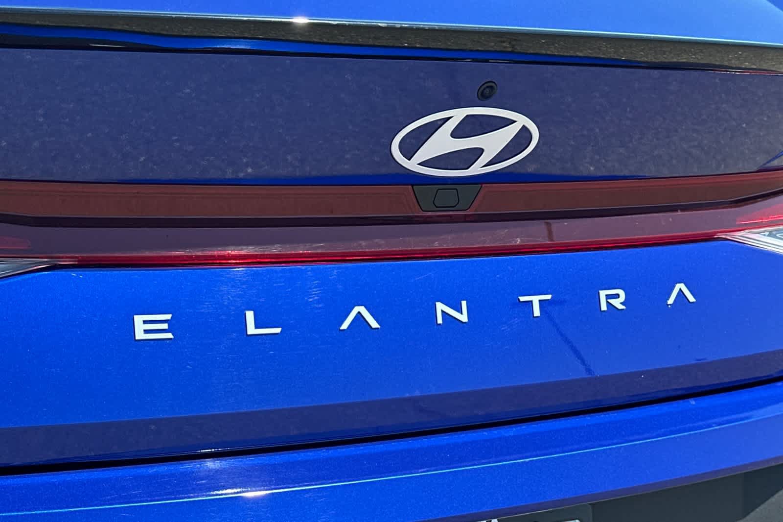Used 2025 Hyundai Elantra Sport FWD image 31