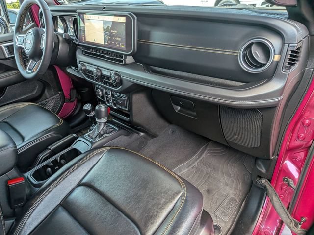 Certified 2024 Jeep Wrangler Unlimited Sahara w/ Technology Group AWD/4WD image 32