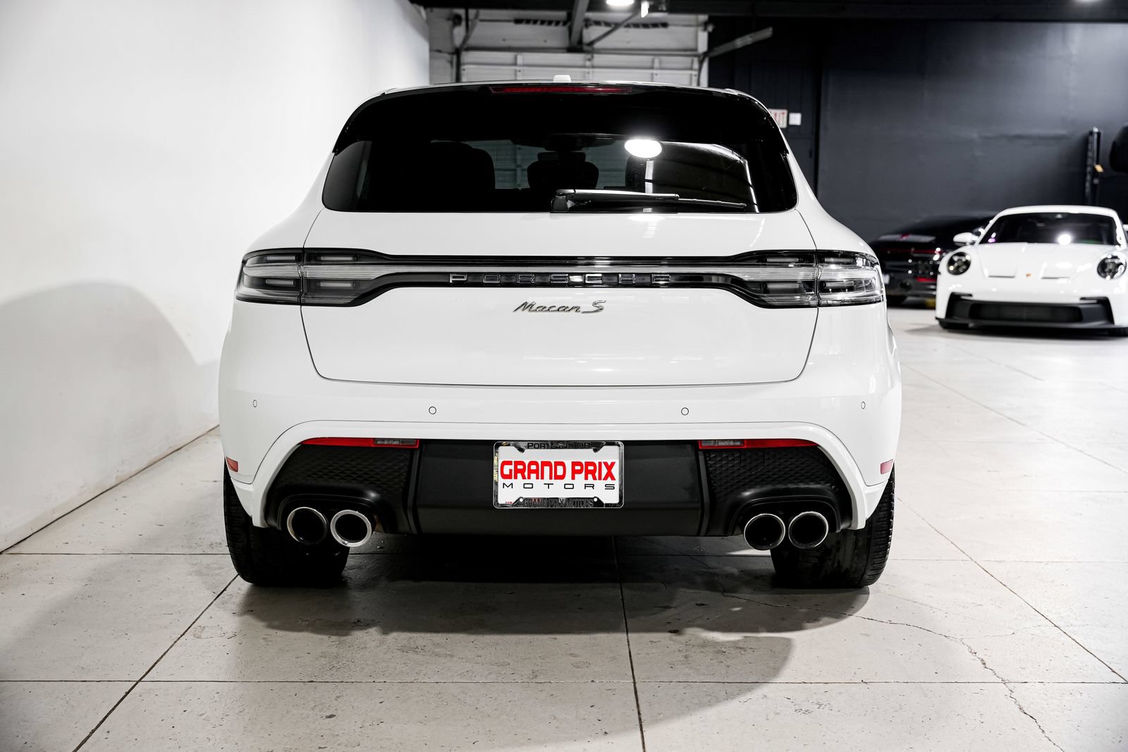 Used 2023 Porsche Macan S AWD/4WD image 4