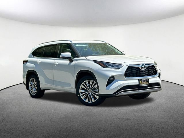 New 2026 Toyota Highlander Platinum AWD/4WD image 2