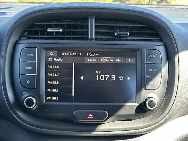 Used 2025 Kia Soul LX w/ LX Technology Package FWD image 10