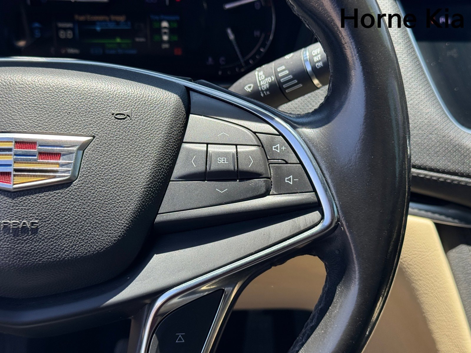 Used 2019 Cadillac XT5 FWD image 19