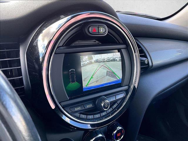 Used 2021 MINI Cooper 4-Door Hardtop image 23