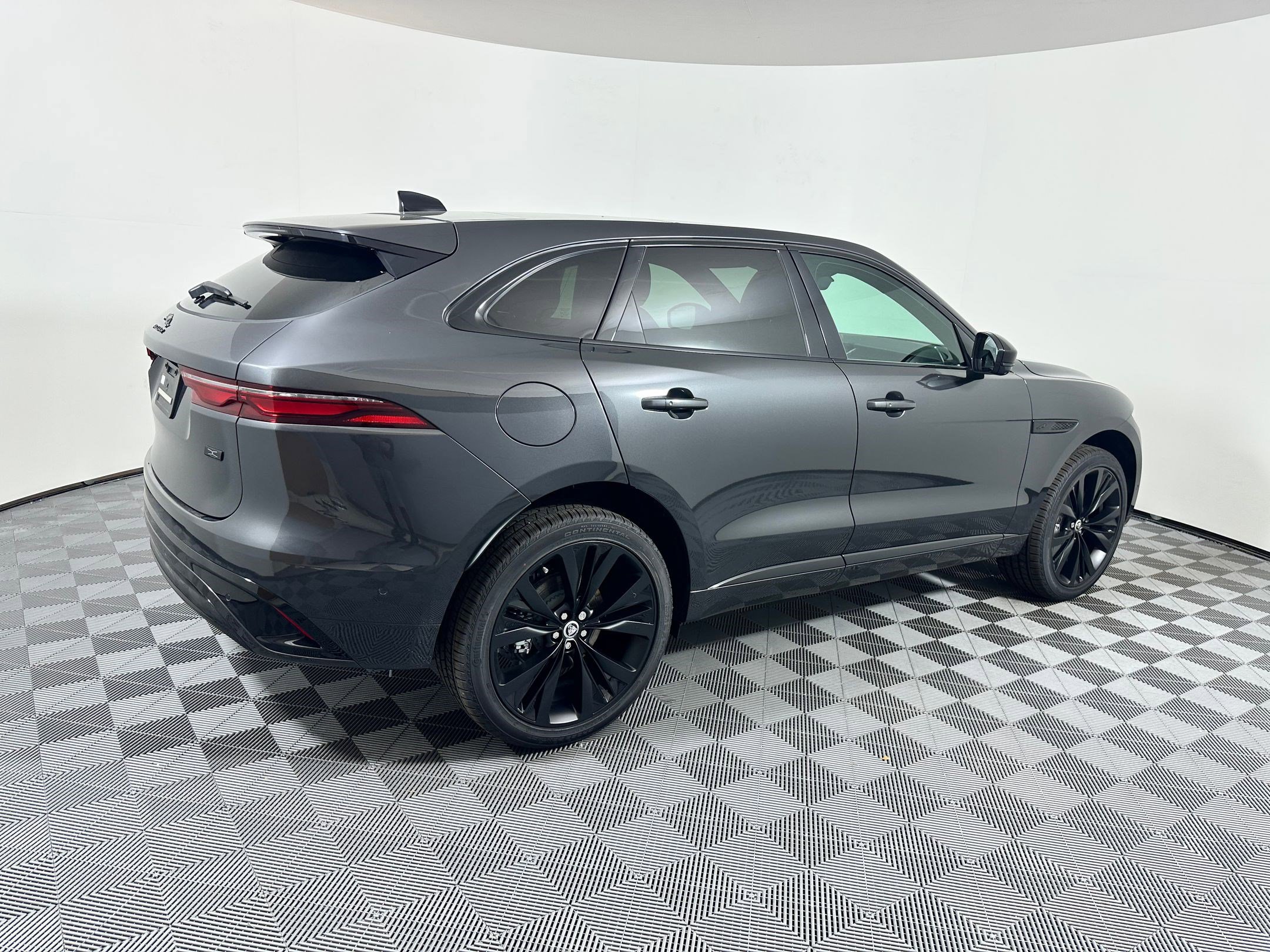 New 2026 Jaguar F-PACE R-Dynamic S image 20