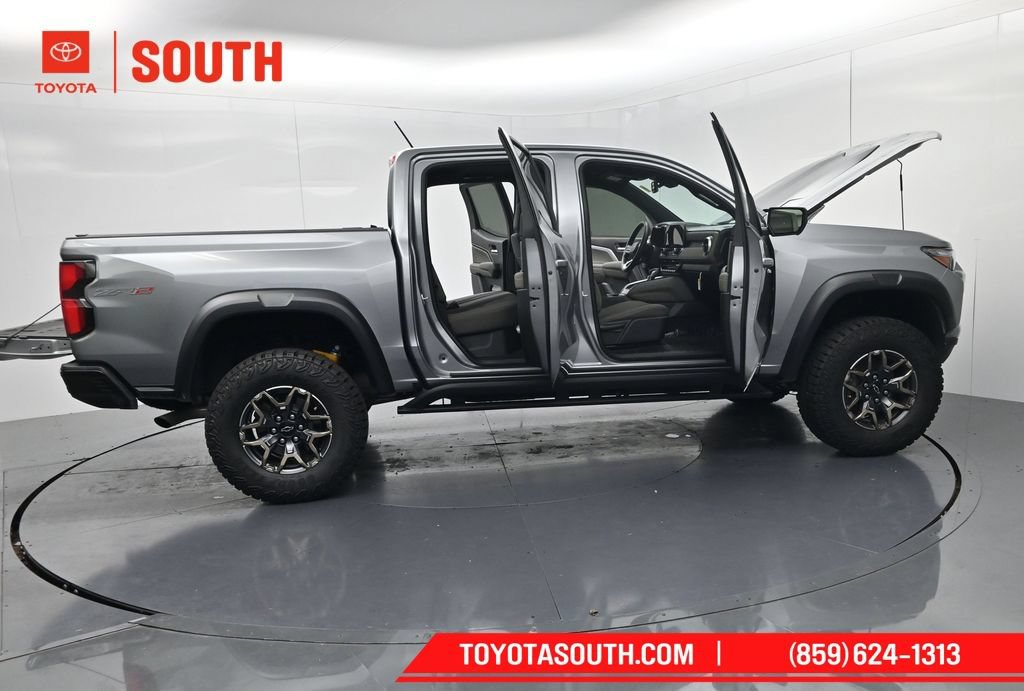 Used 2024 Chevrolet Colorado ZR2 w/ Technology Package AWD/4WD image 69