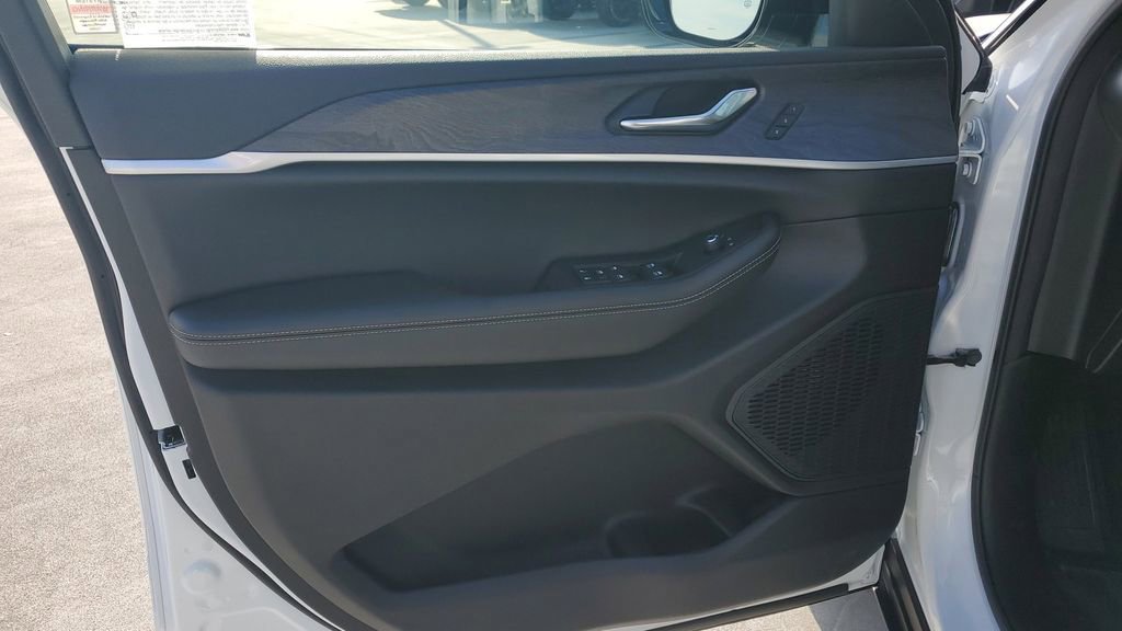 New 2025 Jeep Grand Cherokee Limited image 21