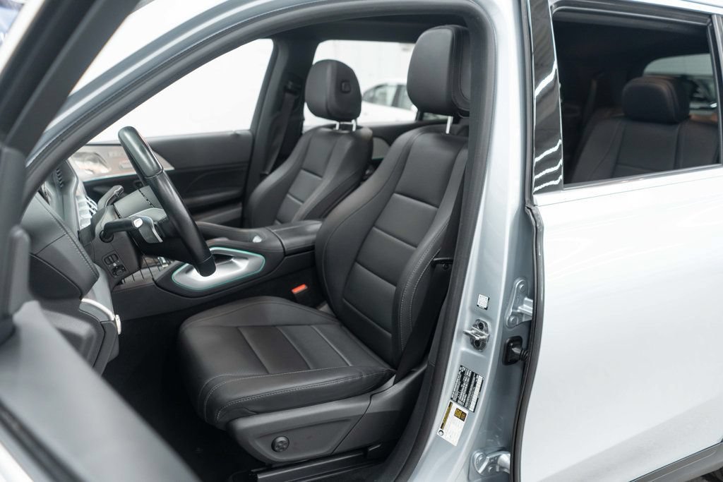Used 2025 Mercedes-Benz GLS 450 4MATIC image 8