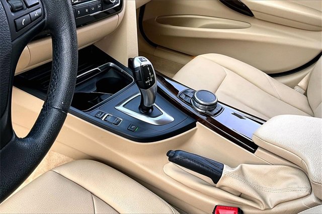 Used 2016 BMW 320i xDrive Sedan image 14