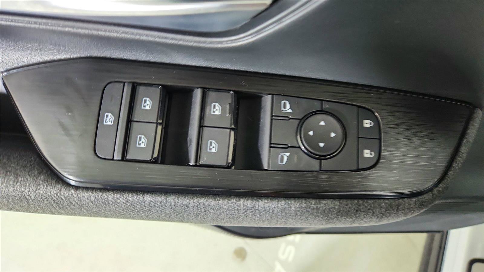 New 2026 Nissan Kicks SV w/ SV Premium Package image 16