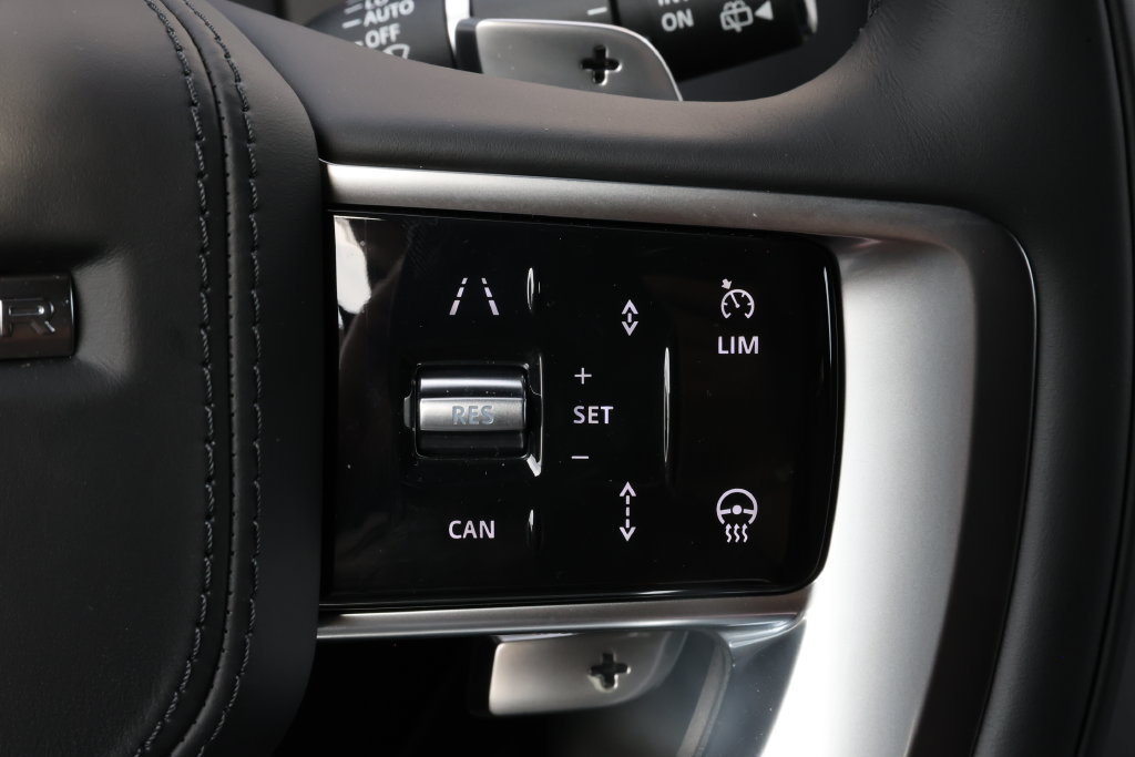 New 2026 Land Rover Range Rover Long Wheelbase SE AWD/4WD image 9