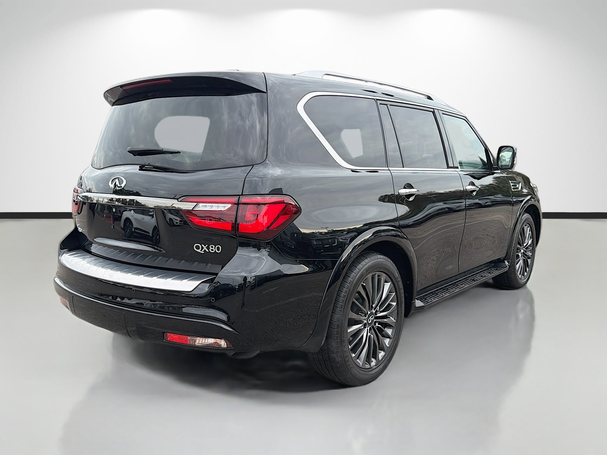 Used 2023 INFINITI QX80 Premium Select w/ Cargo Package image 5