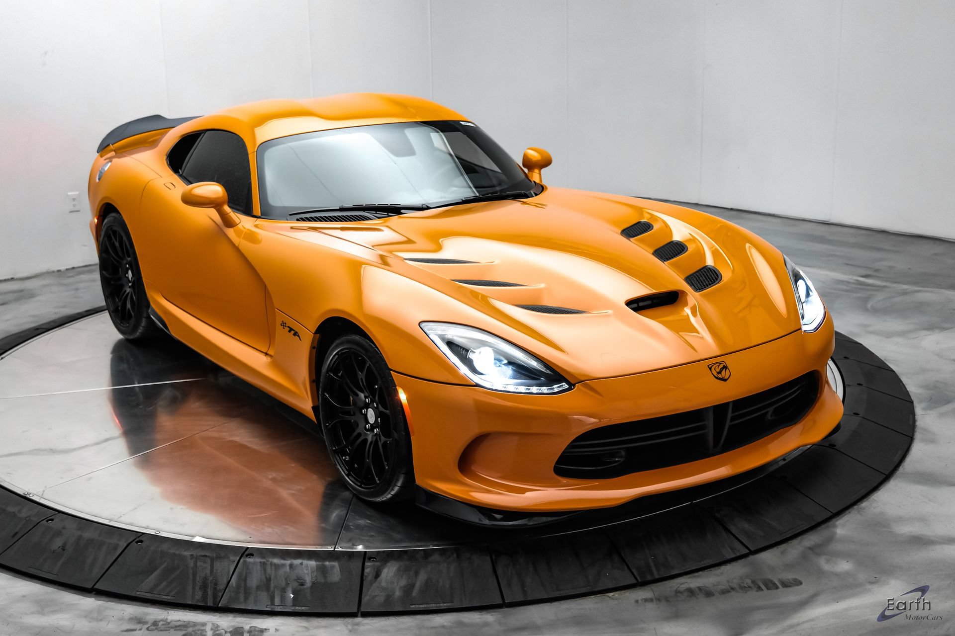 Used 2014 SRT Viper SRT-10 RWD image 29