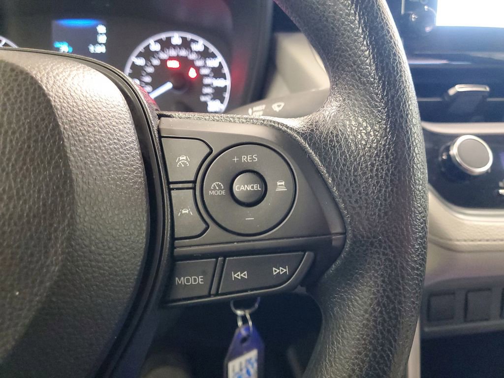 Used 2023 Toyota Corolla Cross L image 21