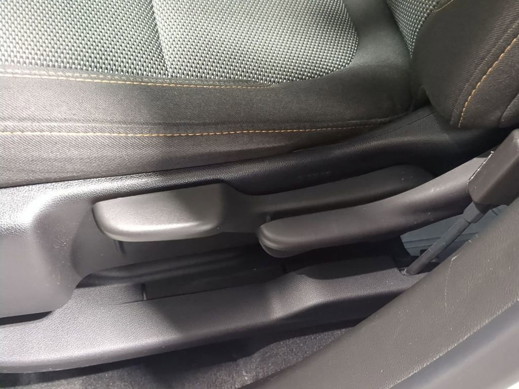 Used 2020 Chevrolet Traverse LS image 27