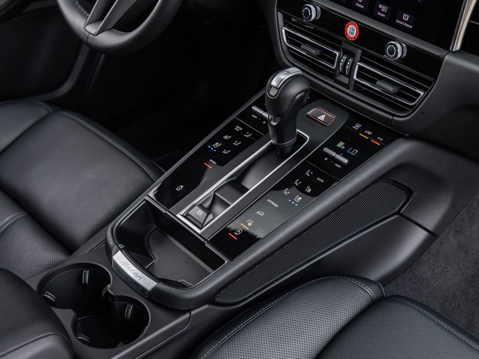 Used 2026 Porsche Macan image 32