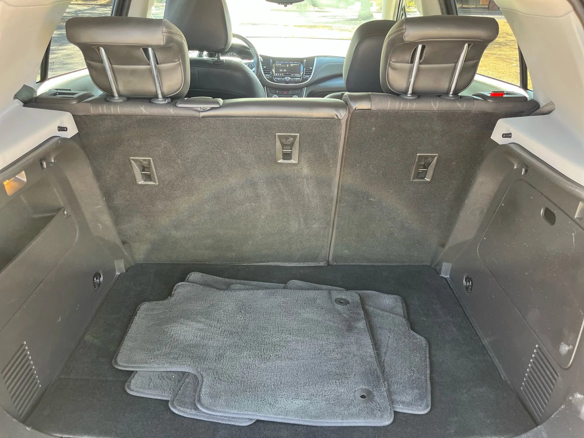 Used 2019 Chevrolet Trax LT w/ LT Convenience Package image 18