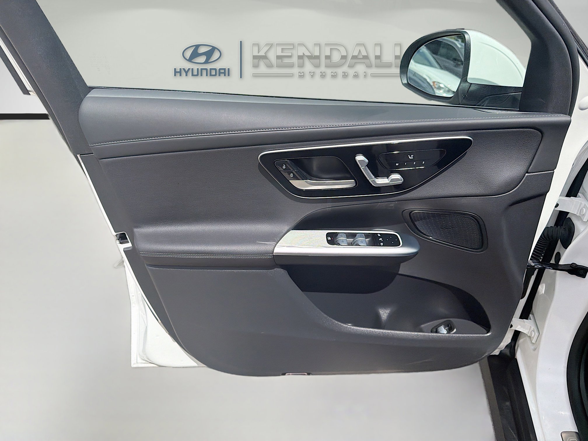 Used 2024 Mercedes-Benz GLC 300 4MATIC image 16