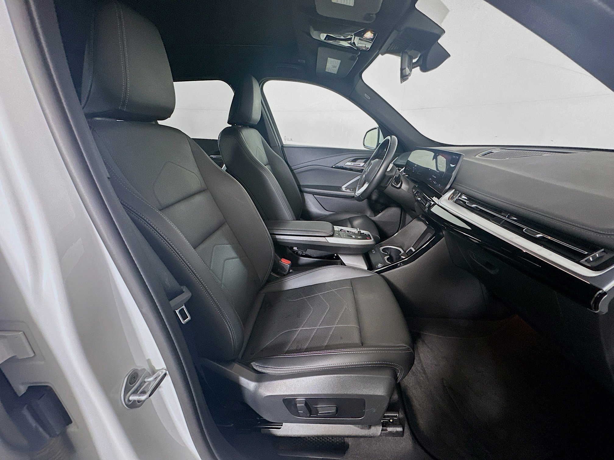 Used 2025 BMW X1 xDrive28i image 33