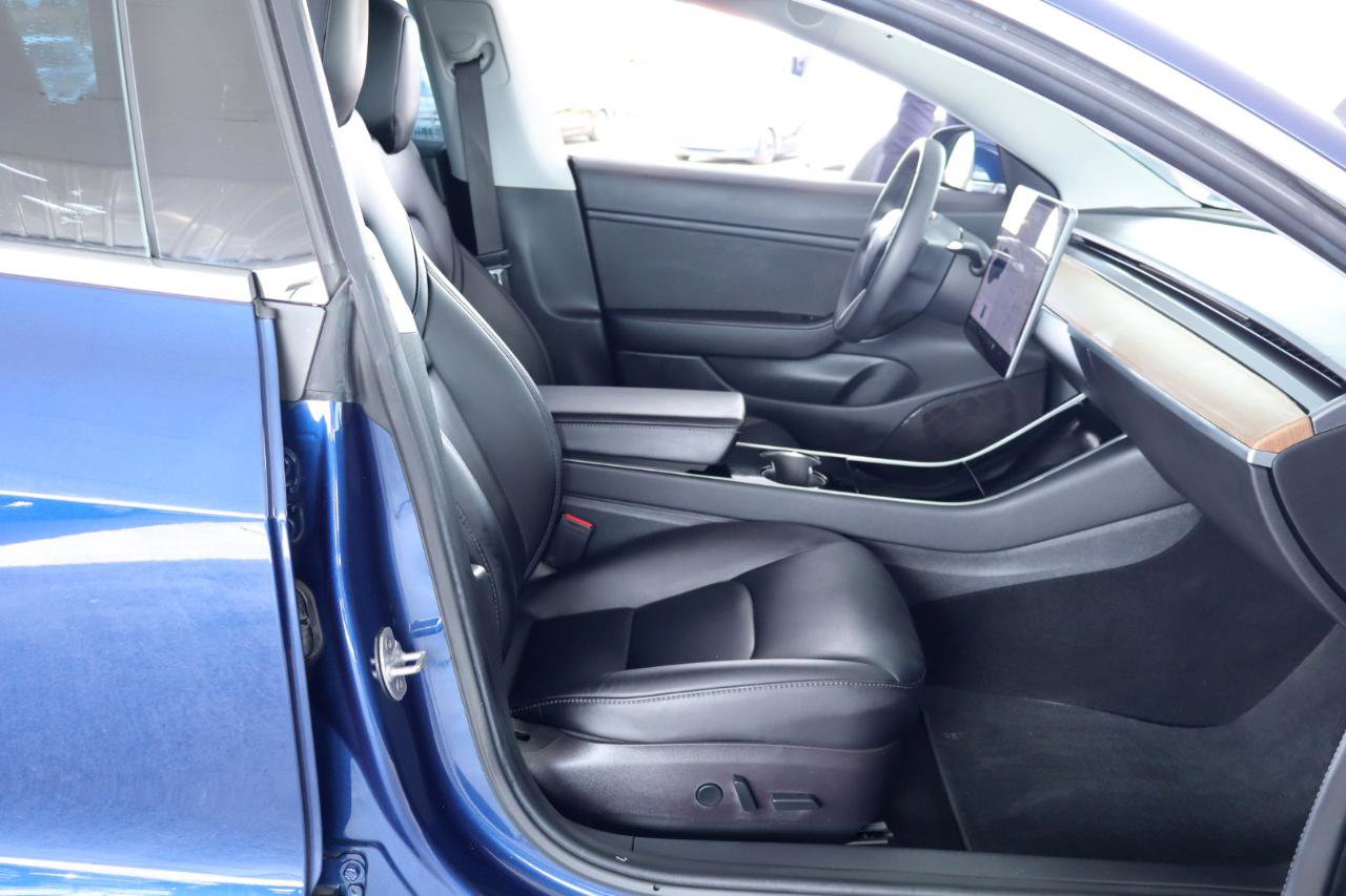 Used 2018 Tesla Model 3 Long Range RWD image 34