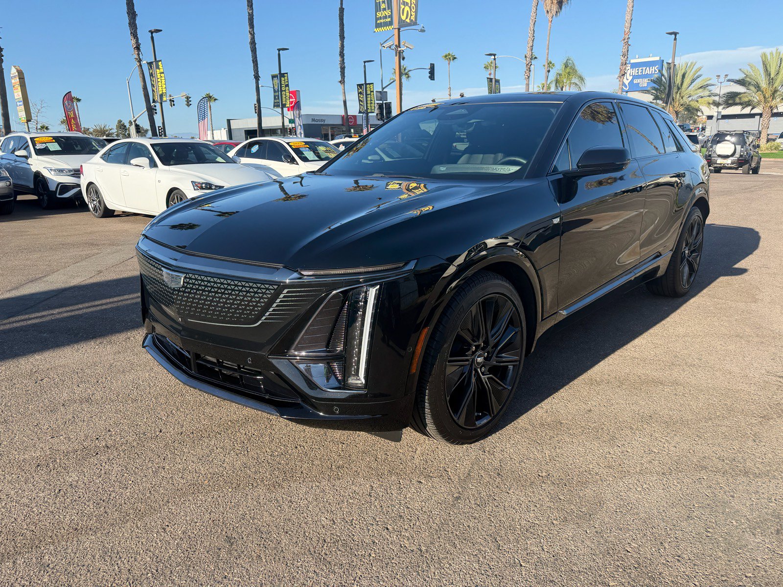 Used 2024 Cadillac Lyriq Sport AWD/4WD image 7