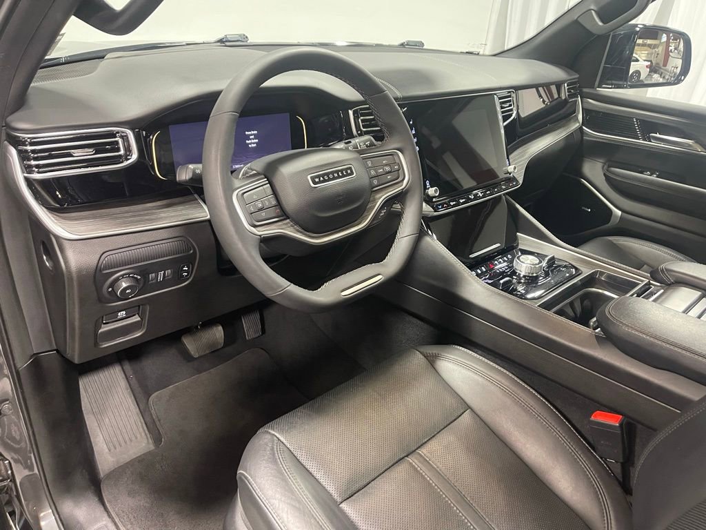 Used 2023 Jeep Wagoneer Series III w/ Premium Group I AWD/4WD image 20