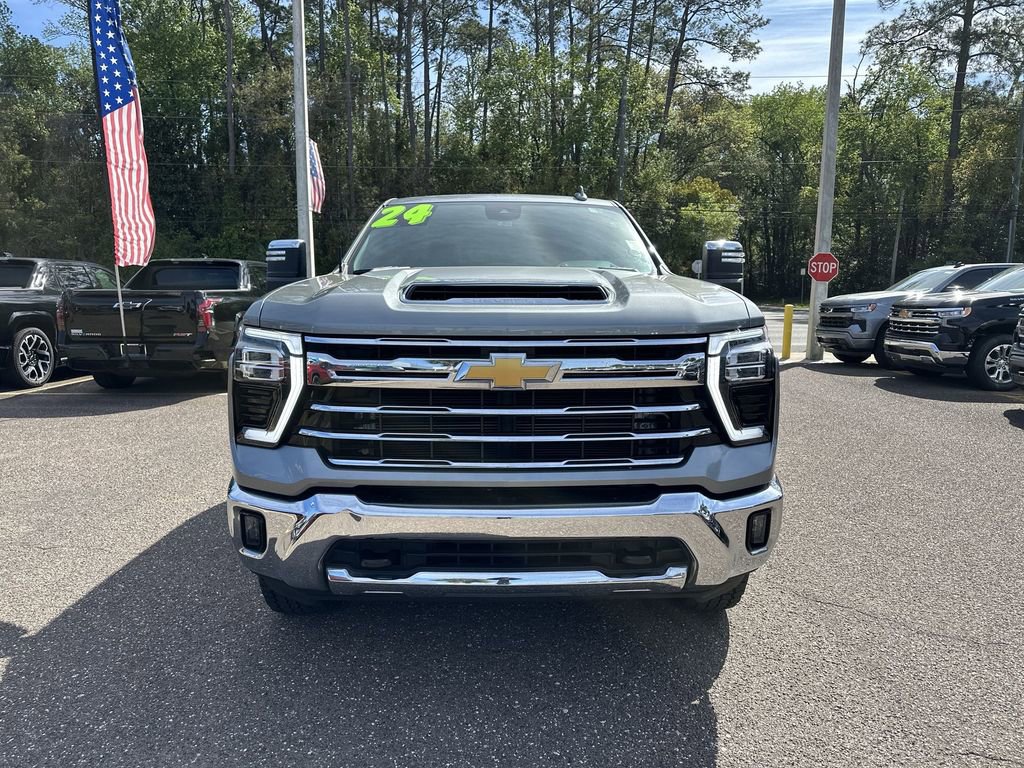 Used 2024 Chevrolet Silverado 2500 LTZ image 11