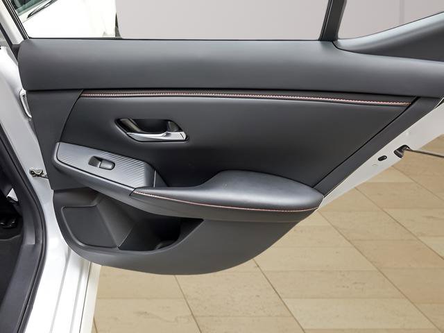 Used 2025 Nissan Sentra SR image 25