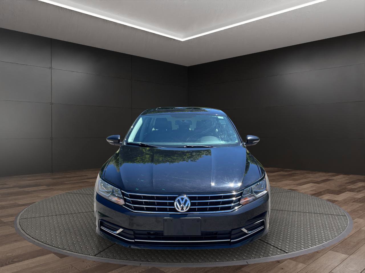 Used 2019 Volkswagen Passat 2.0T Wolfsburg FWD image 3