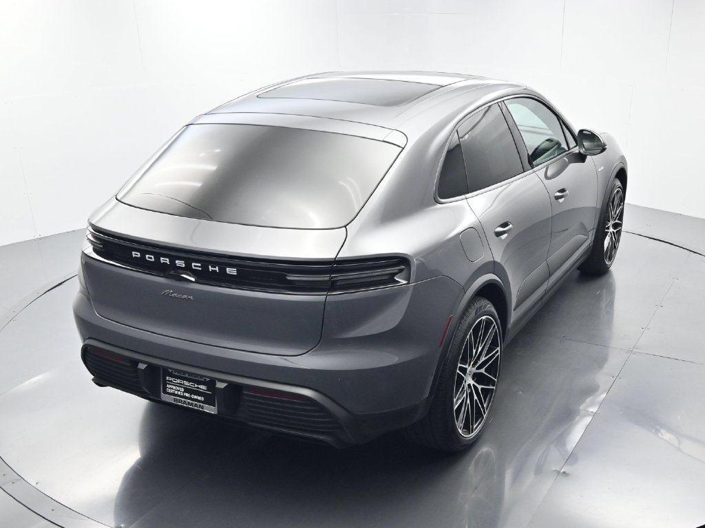 Certified 2025 Porsche Macan Electric RWD image 38