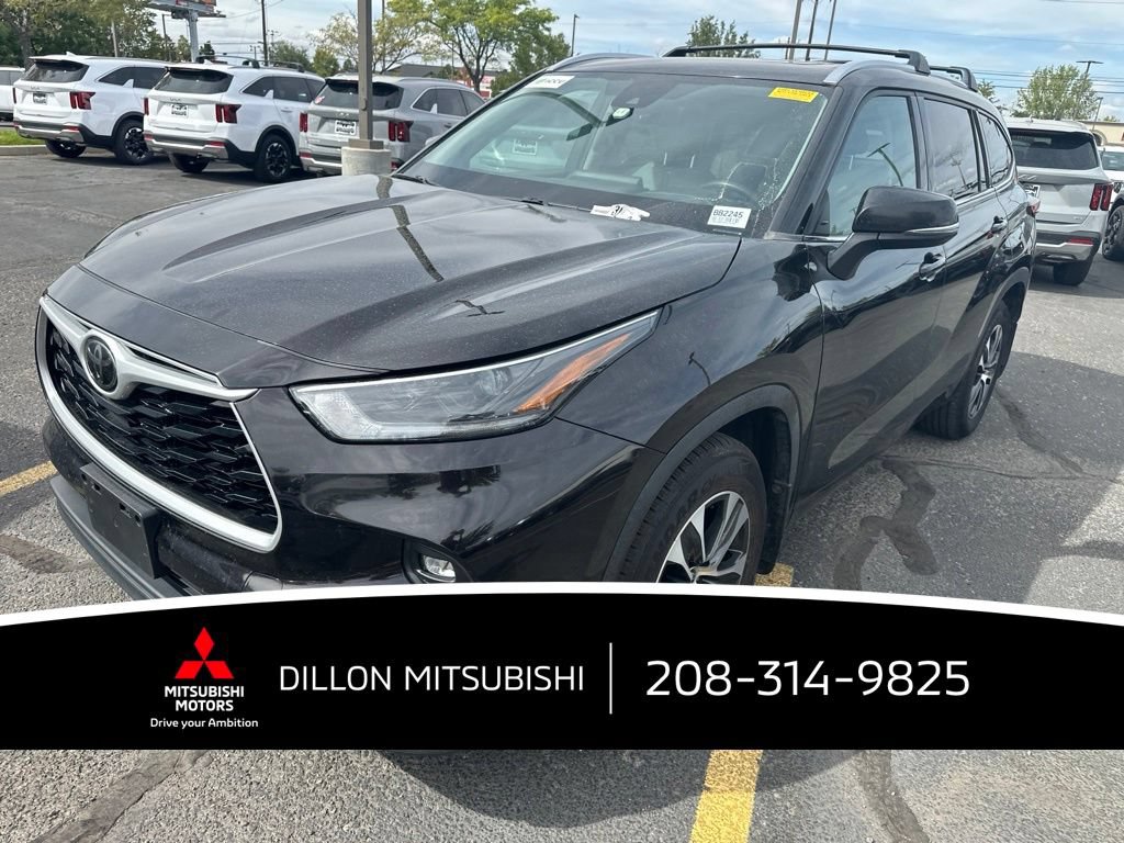 Used 2021 Toyota Highlander XLE AWD/4WD image 11